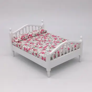 Деревянный миниатюрный кукольный домик 1/12, двуспальная кровать, простыня с цветочным рисунком, мебель для дома, детская игрушка