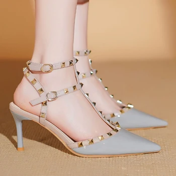 Женские босоножки на высоком каблуке в римском стиле с заклепками, сандалии из искусственной кожи, Летняя модная элегантная обувь, повседневные сандалии в стиле офисной леди