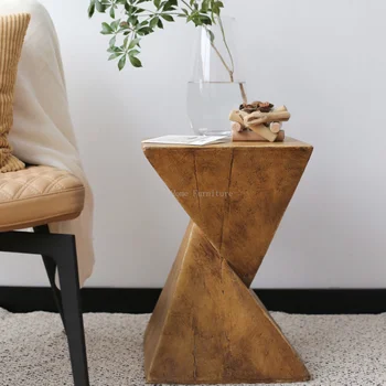 Журнальный столик в скандинавском стиле с очень простой геометрической формой, журнальный столик в индустриальном стиле, небольшая художественная мебель Salontafel