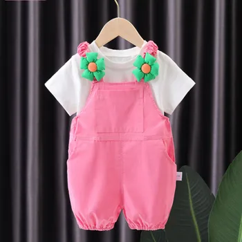 Корейская модная летняя одежда для маленьких девочек от 12 до 18 месяцев, Белые футболки с круглым вырезом и коротким рукавом + комбинезоны, бутик-наряды для девочек