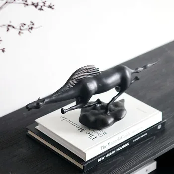 Креативная скульптура Европейской черной Лошади для виллы, гостиной, домашнего мягкого декора, Дизайнерские металлические фигурки для рукоделия