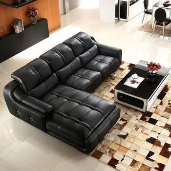 Легкий роскошный диван из воловьей кожи с черной головкой в современной гостиной, дополненный атмосферной комбинацией кожаных диванов в стиле арт-арт