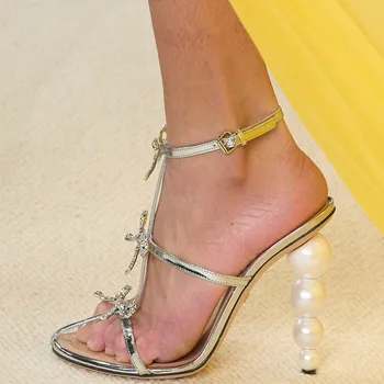 Лето странном стиле фетиш высокий каблук сандалии женщин Серебряный Кристалл бабочка узел с открытым носком лодыжки ремень свадебные туфли